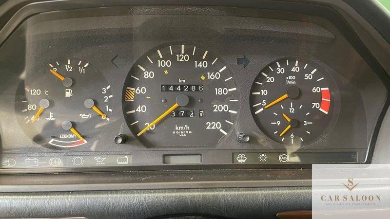 Mercedes-Benz Serie 200-320 200 E