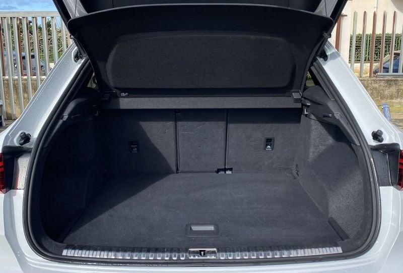 Audi Q3 S Line interno ed esterno 2.0 TDI 200CV S-Tronic quattro 40