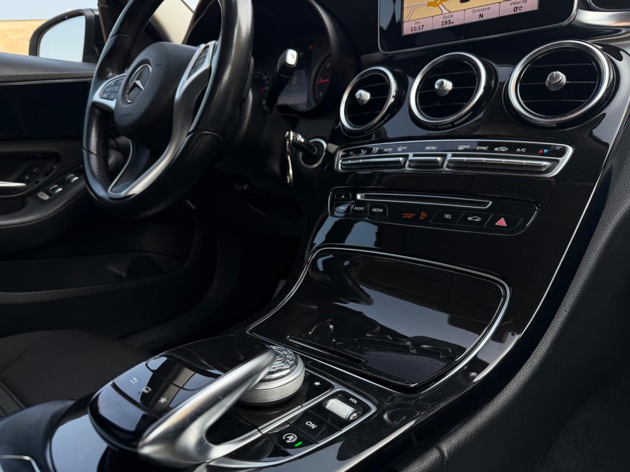 Mercedes-benz C 220 170CV LOOK AMG cerchi 19”