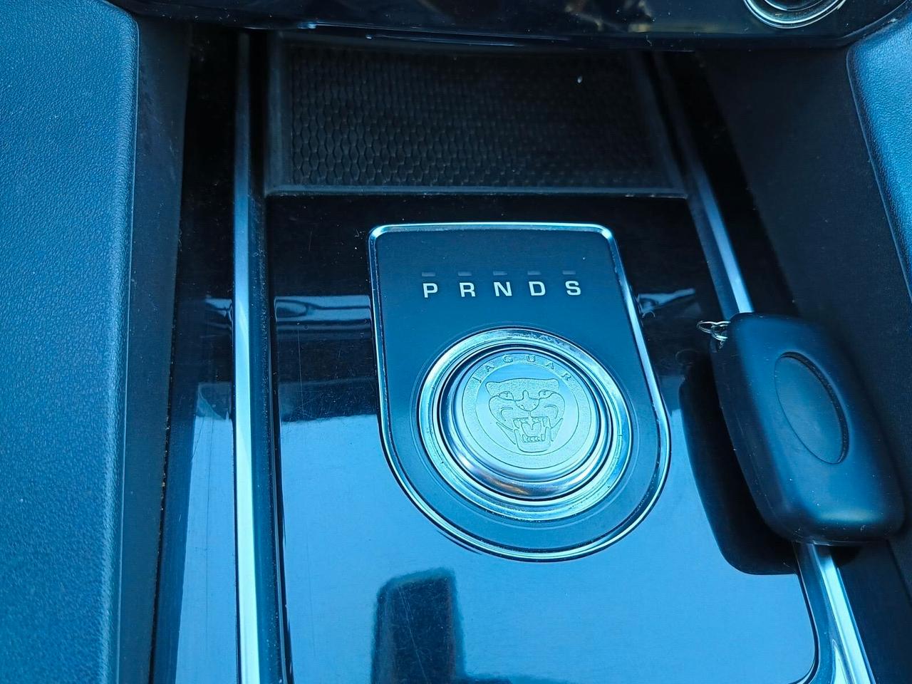 Jaguar F-Pace 2.0 D 180 CV AWD Portfolio