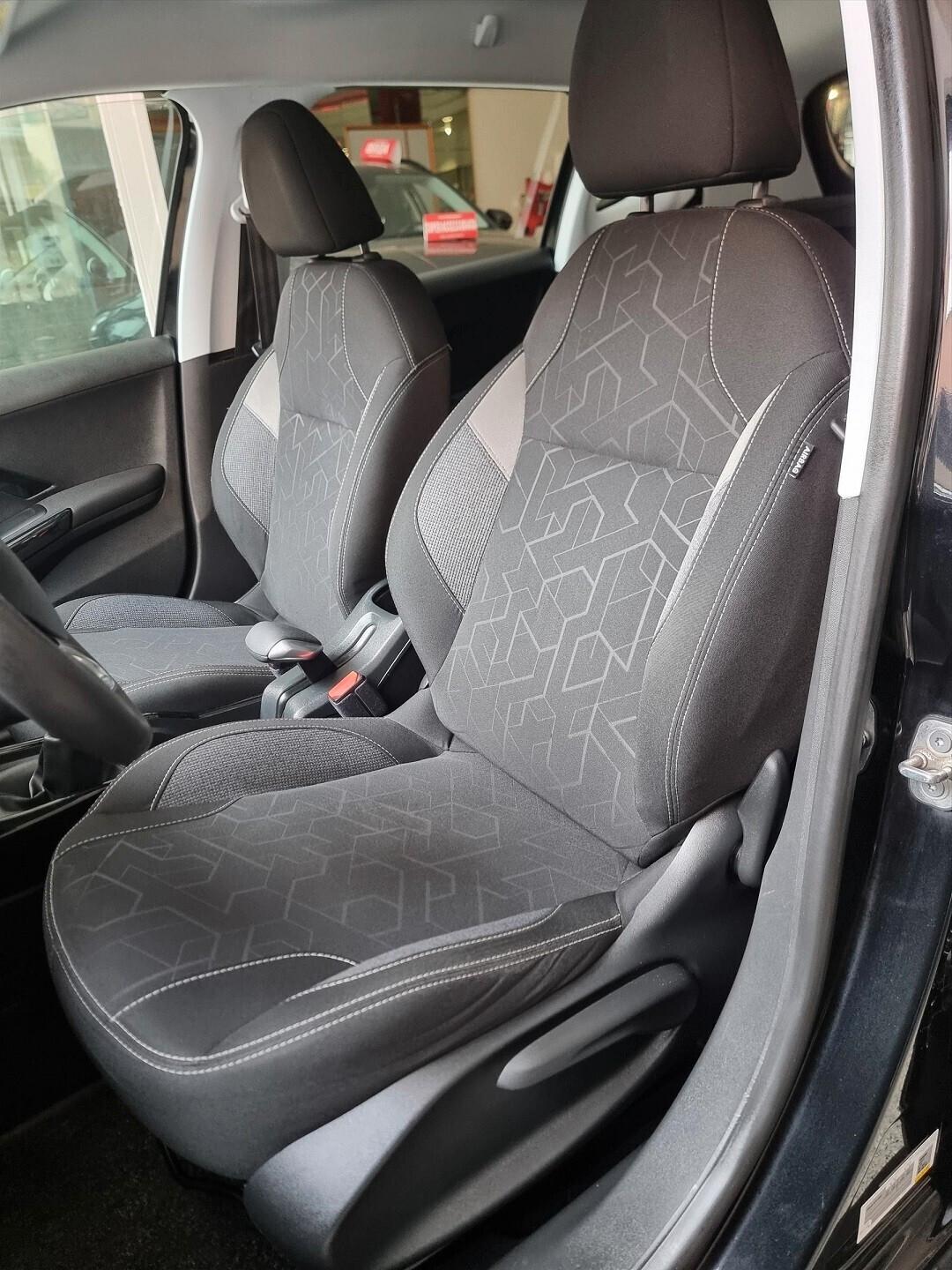 Peugeot 2008 BlueHDi 100 S&S Allure 101 cv 12 mesi garanzia
