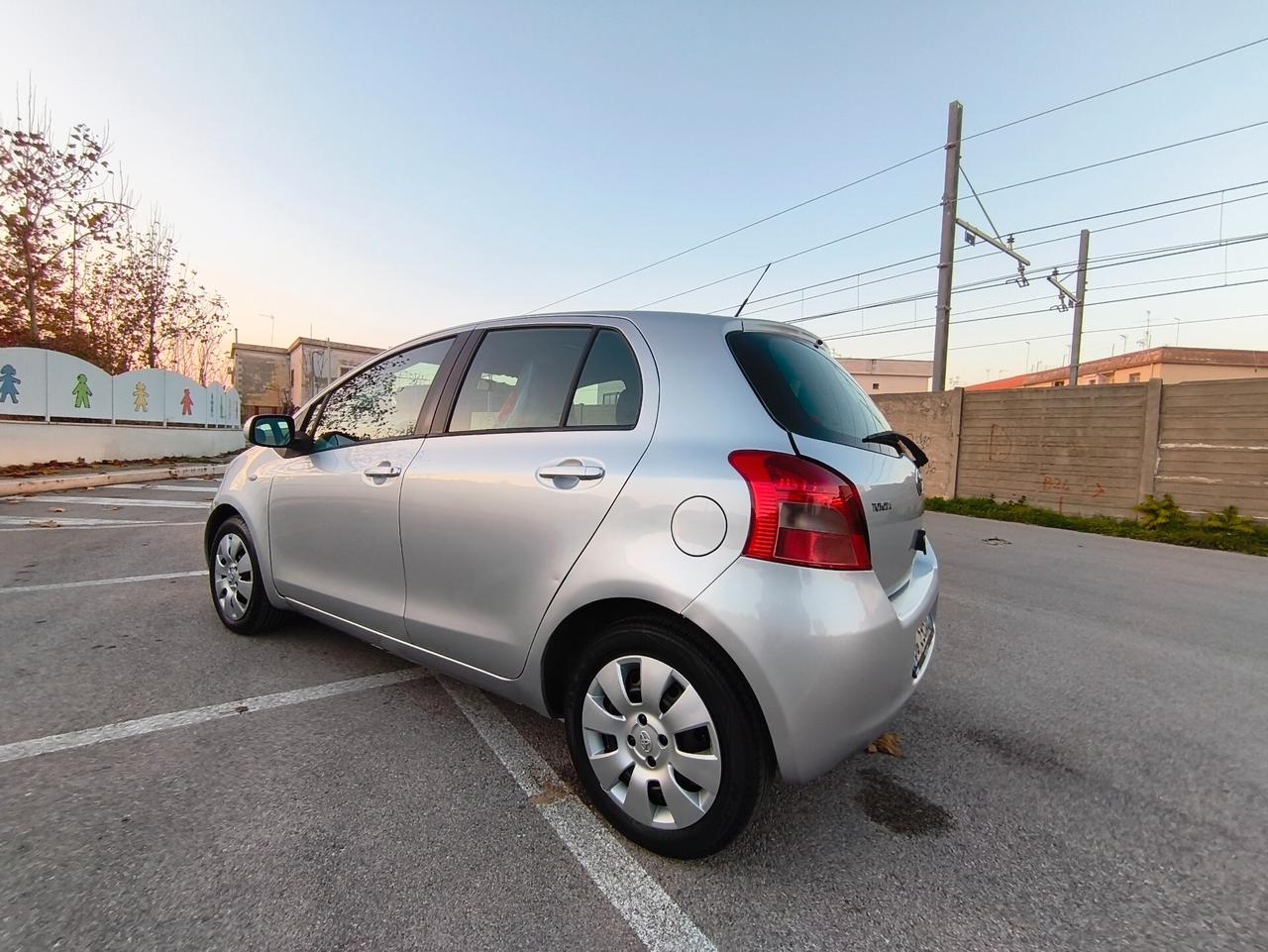 Toyota Yaris 1.3 5 porte