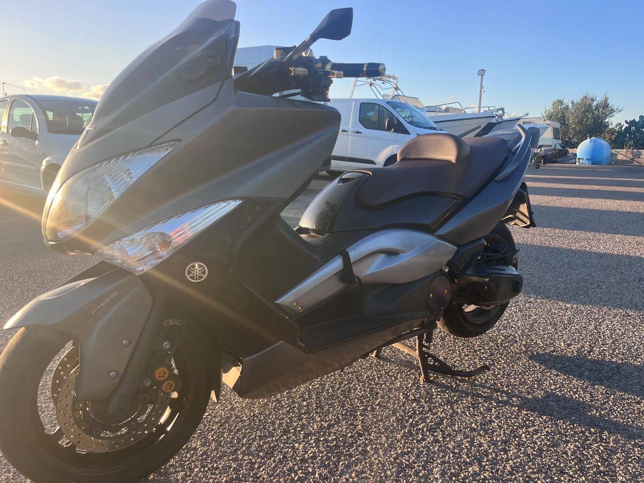 Yamaha T Max R53