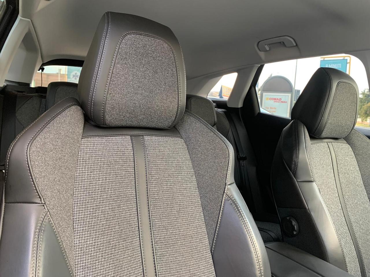 Peugeot 3008 BlueHDi 120 S&S "Allure" Unicoprop.