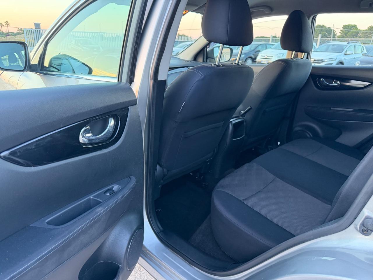 NISSAN QASHQAI 1.5 DCI 110 FUL LED NAVI RETRO MY15