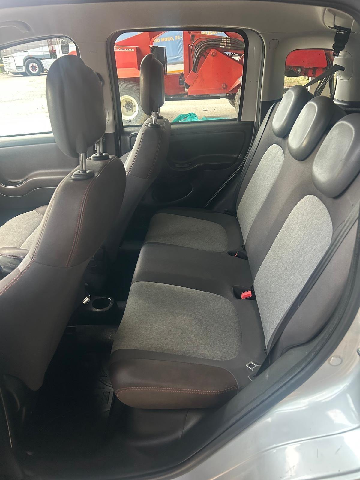 Fiat Panda 1.3 MJT 75 CV ALLESTIMENTO CROSS INTERNO