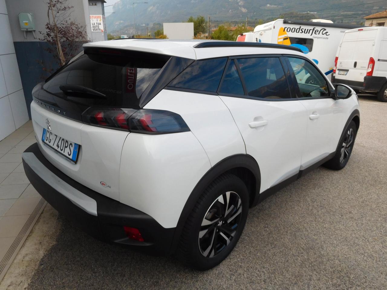 Peugeot 2008 motore elettrico 136 CV Allure Pack