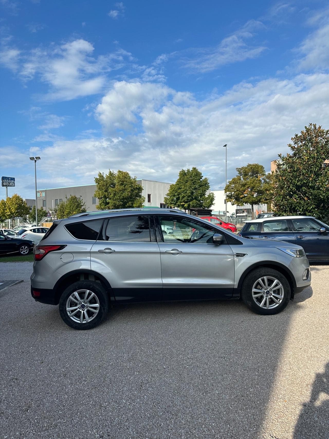 Ford Kuga 1.5 TDCI 120 CV S&S 2WD Business