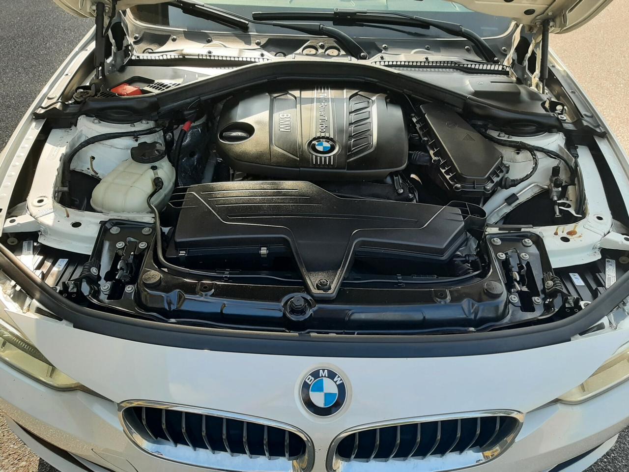 Bmw 320D Touring cc. 2.000 Turbodiesel CV. 184 Allestimento M Sport Automatica con Navigatore.
