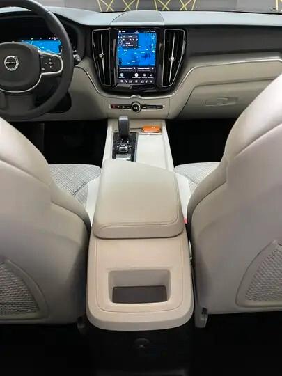 Volvo XC60 T6 Recharge Plug-in Hybrid AWD automatico Plus Bright