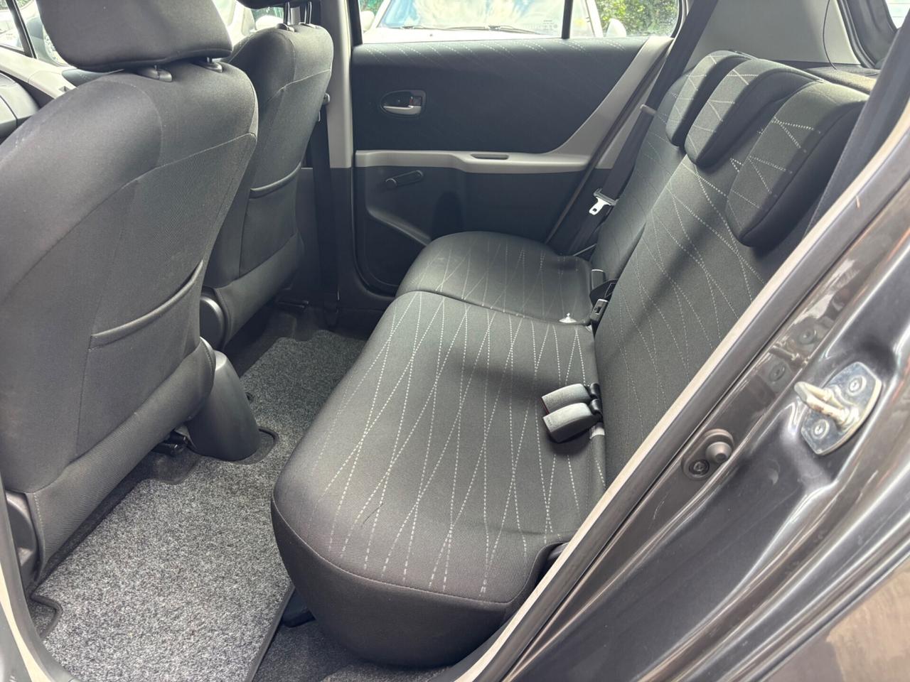 Toyota Yaris 1.3 5 porte Navi OK Neopatentati