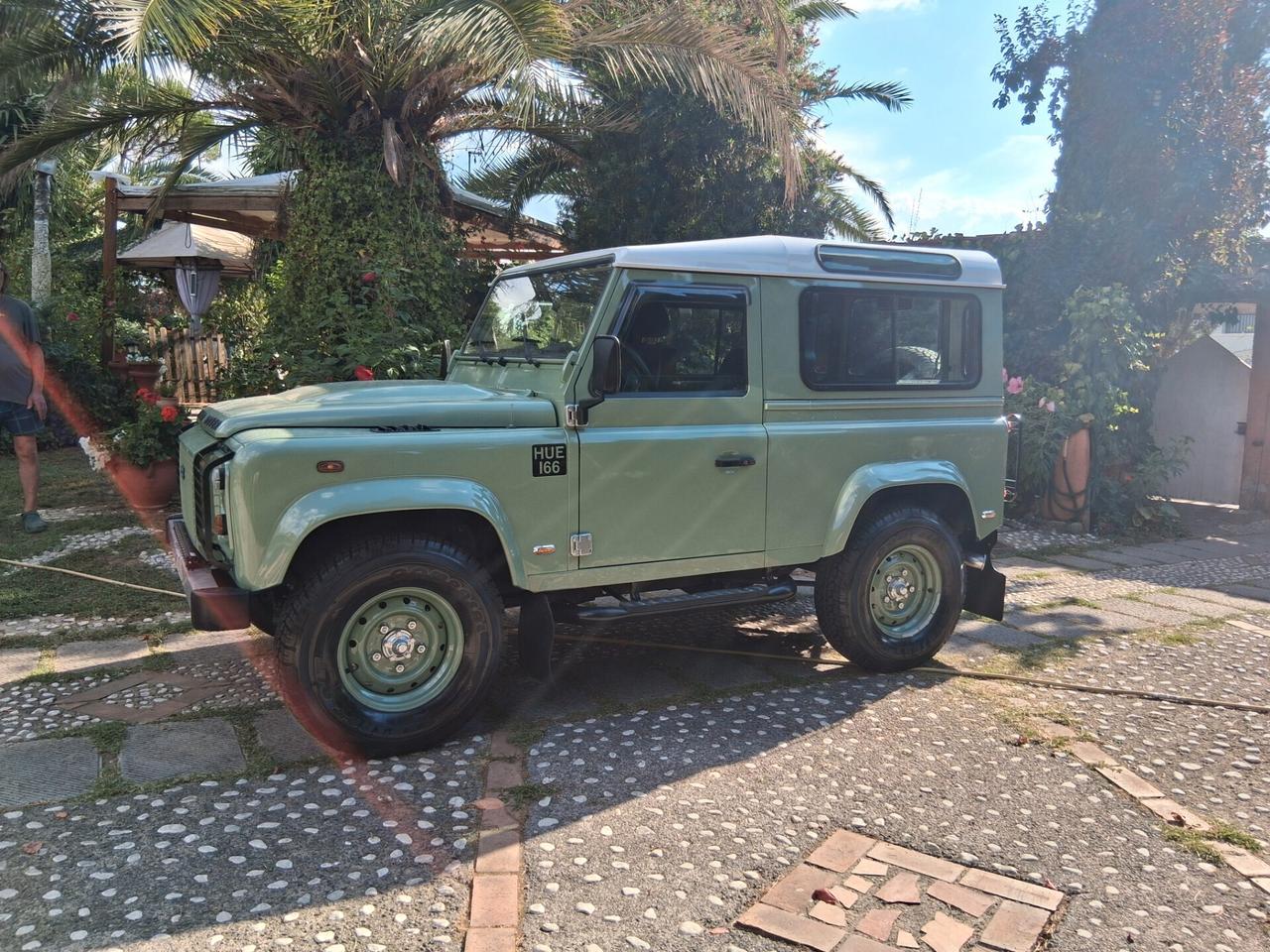Land Rover Defender 90 2.2 TD4 Station Wagon E N1