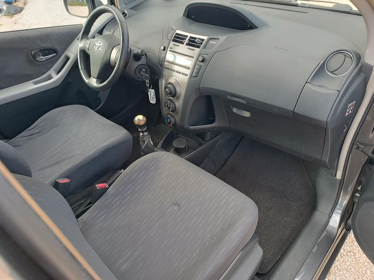 Toyota Yaris 1.3 benzina