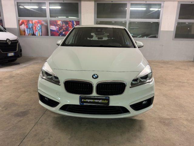 BMW 220 i Active Tourer Advantage automatica
