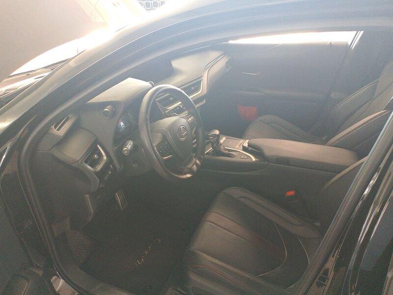 Lexus UX 250h F Sport