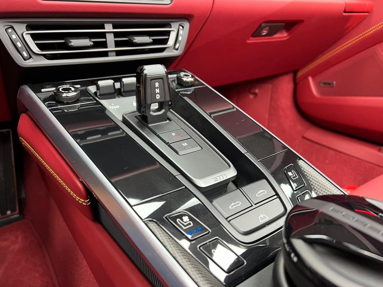 Porsche 911 Turbo S Cabrio 3.7 auto (992)