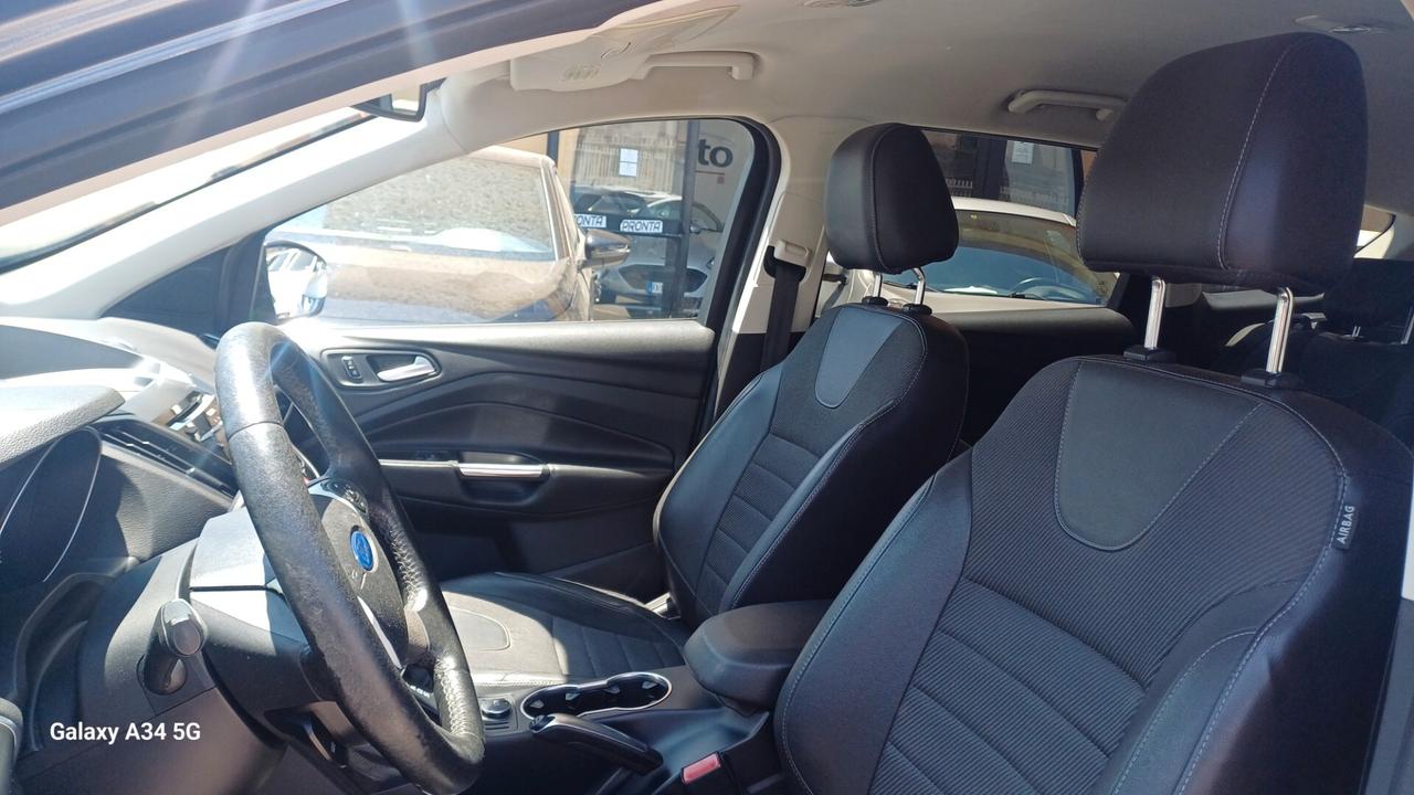 Ford Kuga 2.0 TDCI 140 CV 4WD Powershift Titanium