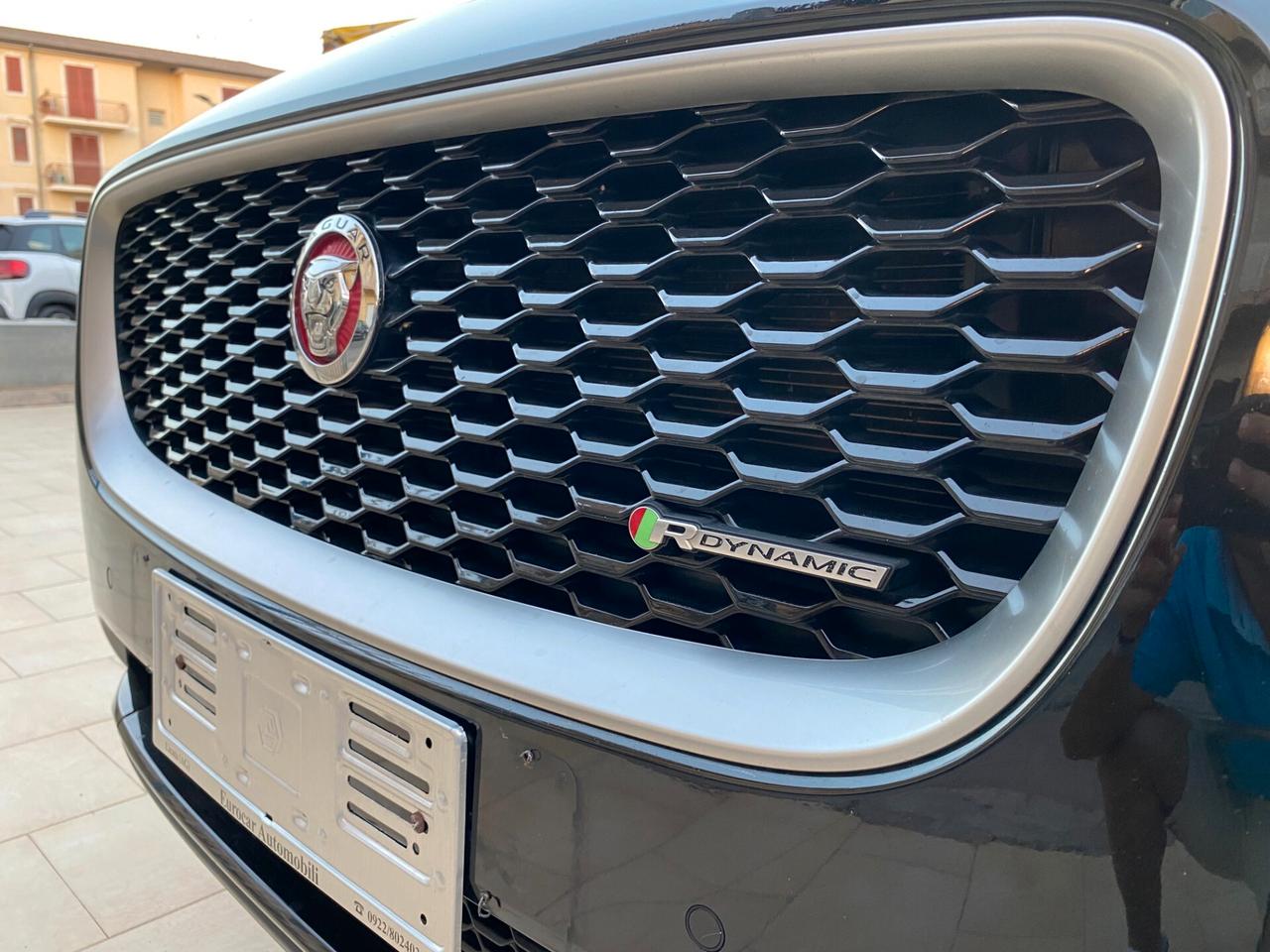 Jaguar E-Pace 2.0D 180 CV AWD R-Dynamic