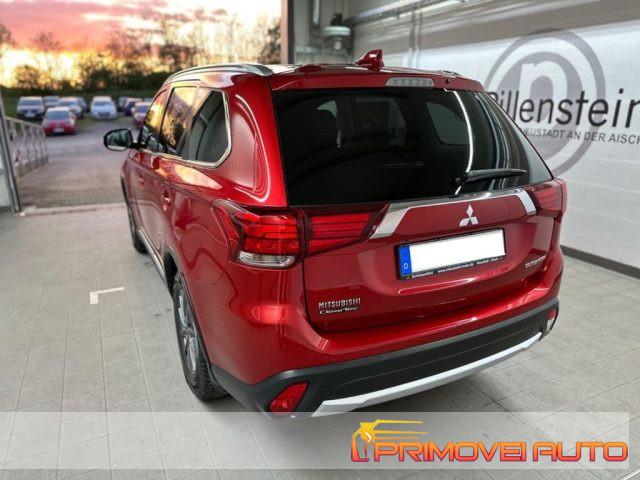 MITSUBISHI Outlander 2.0 MIVEC 2WD Intense