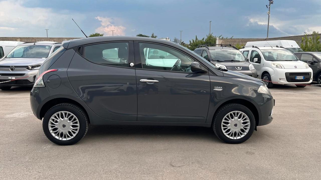 Lancia Ypsilon 0.9 TwinAir 85 CV 5 porte Metano Ecochic Mya
