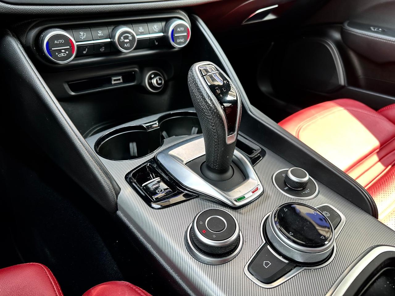 Alfa Romeo Giulia 2.0 Turbo 280 CV AT8 AWD Q4 Veloce