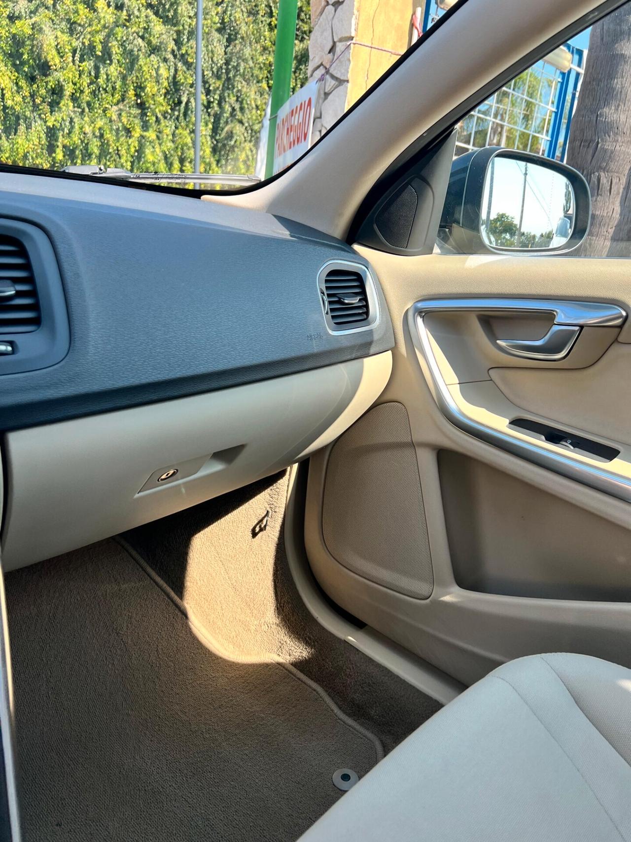 Volvo V60 D3 Geartronic Summum