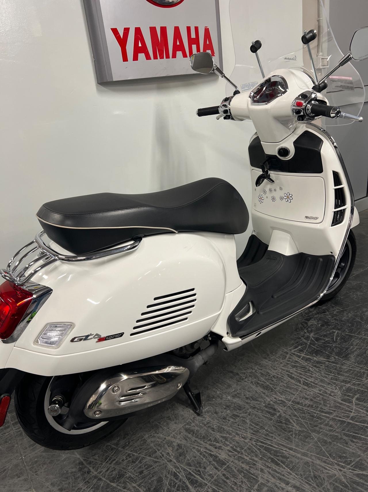 Vespa GTS 300