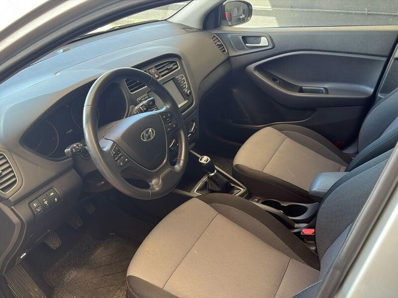 Hyundai i20 1.2 MPI 75cv Tech