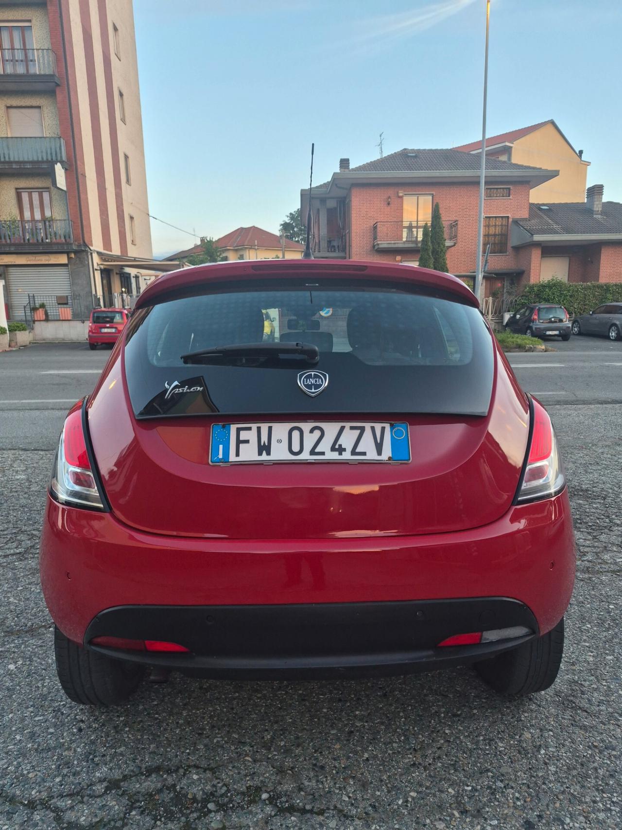 Lancia Ypsilon 0.9 TwinAir 85 CV 5 porte Metano Ecochic Gold