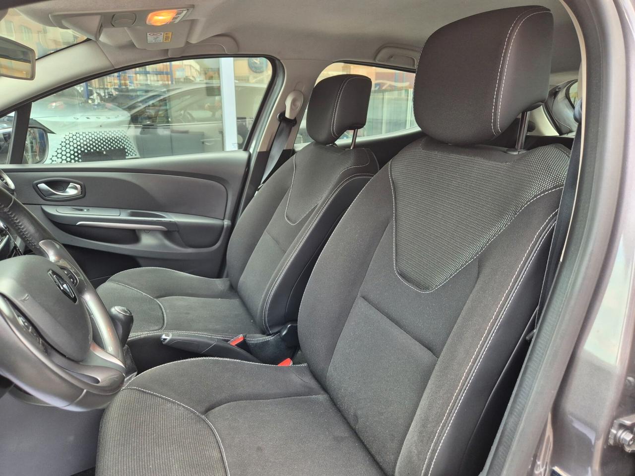 Renault Clio 1.2 75CV 5 porte COSTUMWENATIONAL