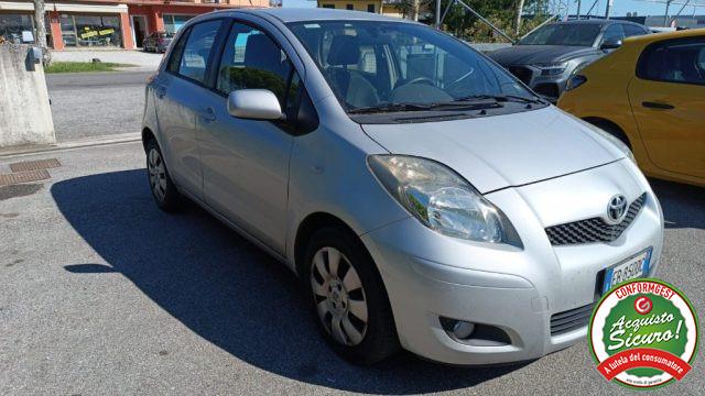 TOYOTA Yaris 1.3 5 porte Sol