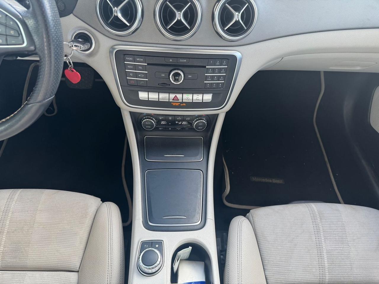 Mercedes-Benz GLA 200 Premium GLA 200 D TET #9904