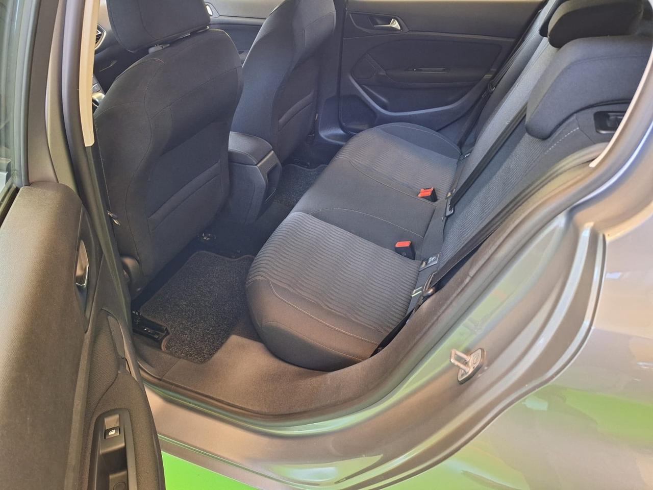 Peugeot 308 PureTech Turbo 136 cv. 1.2 benzina