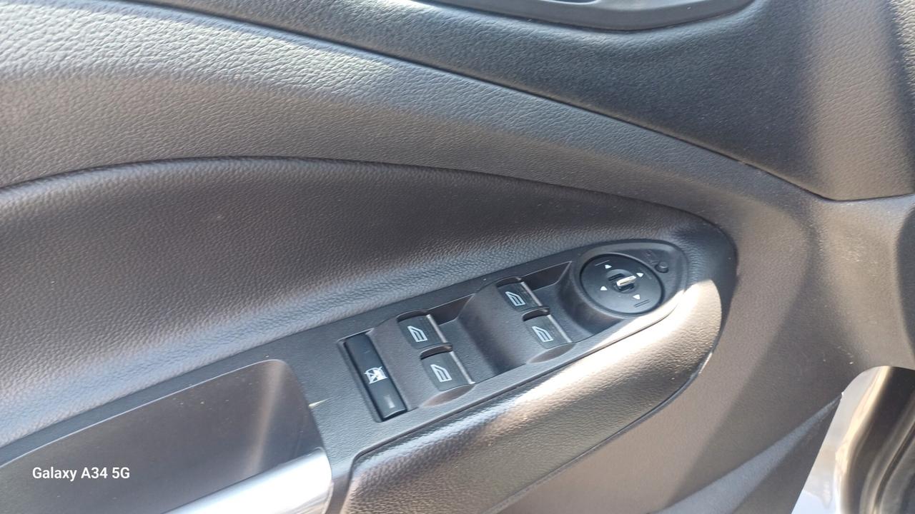 Ford Kuga 2.0 TDCI 140 CV 4WD Powershift Titanium