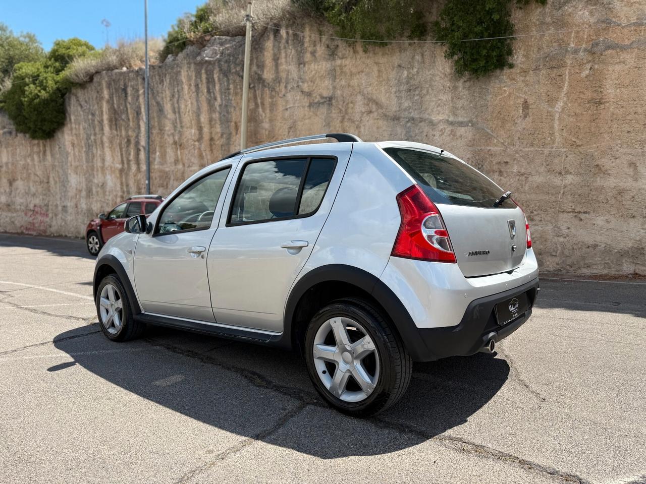 Dacia Sandero Stepway/1.5 90CV/NEOPATENTATI/CERCHI 16"