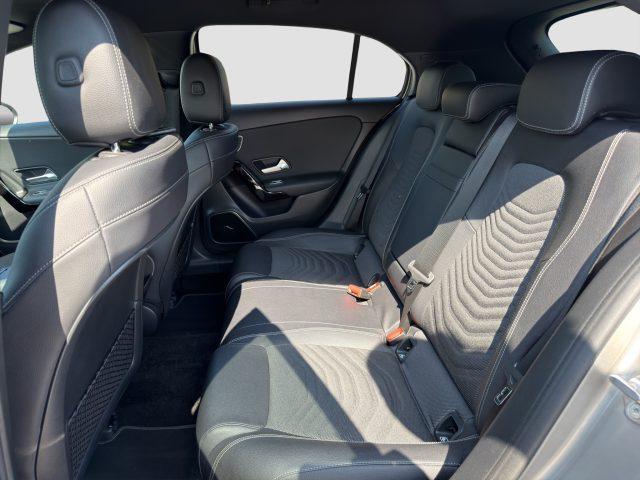 MERCEDES-BENZ A 180 A 200 Automatic Sport
