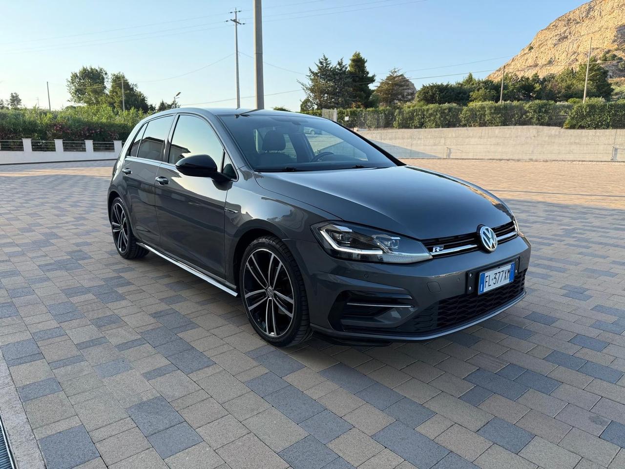 Volkswagen Golf 7.5 R-LINE 1.6 TDI 115 CV 5p.