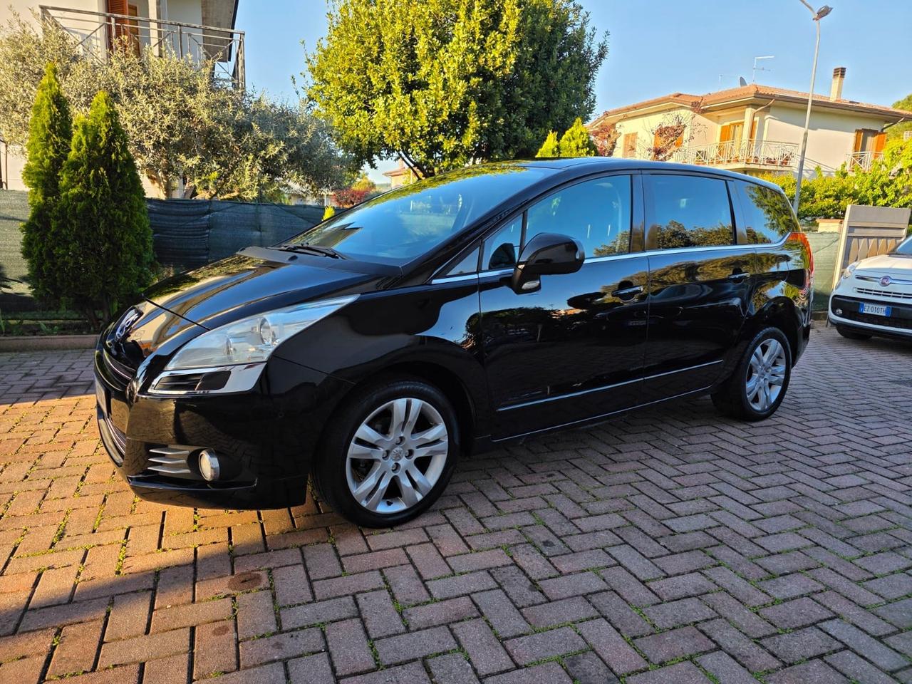 Peugeot 5008 1.6 HDi 110CV Féline