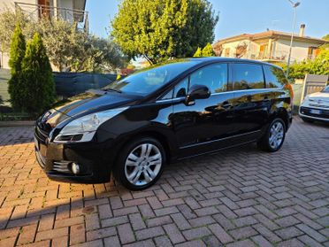 Peugeot 5008 1.6 HDi 110CV Féline