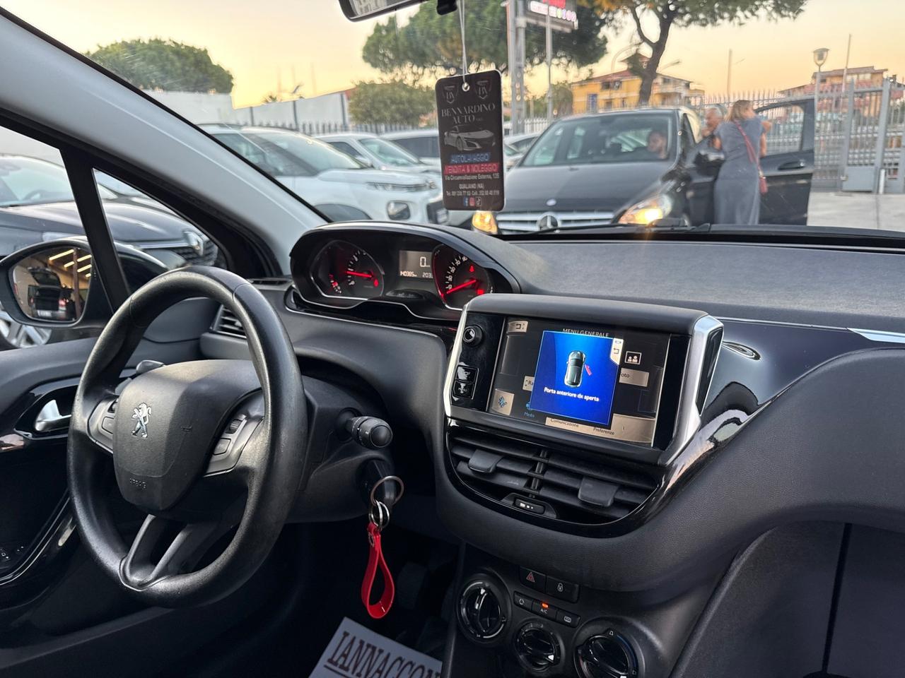 Peugeot 208 2014 140 mila km