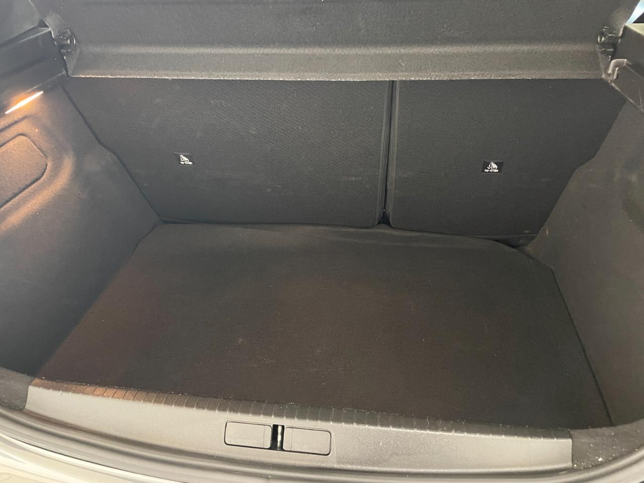 Peugeot 208 Hybrid 145cv e-DCS6 GT 2025 km9700