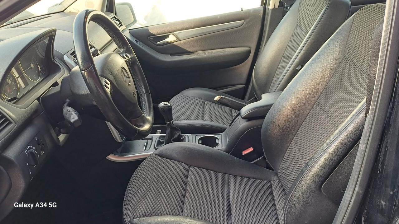 Mercedes-benz A 160 CDI BlueEFFICIENCY Avantgarde