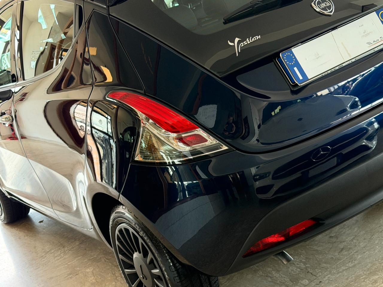 Lancia Ypsilon 1.0 FIREFLY 70 cv. Hybrid SILVER