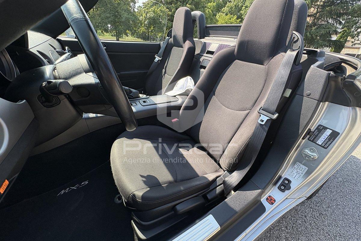 MAZDA MX-5 Roadster 1.8L Fire