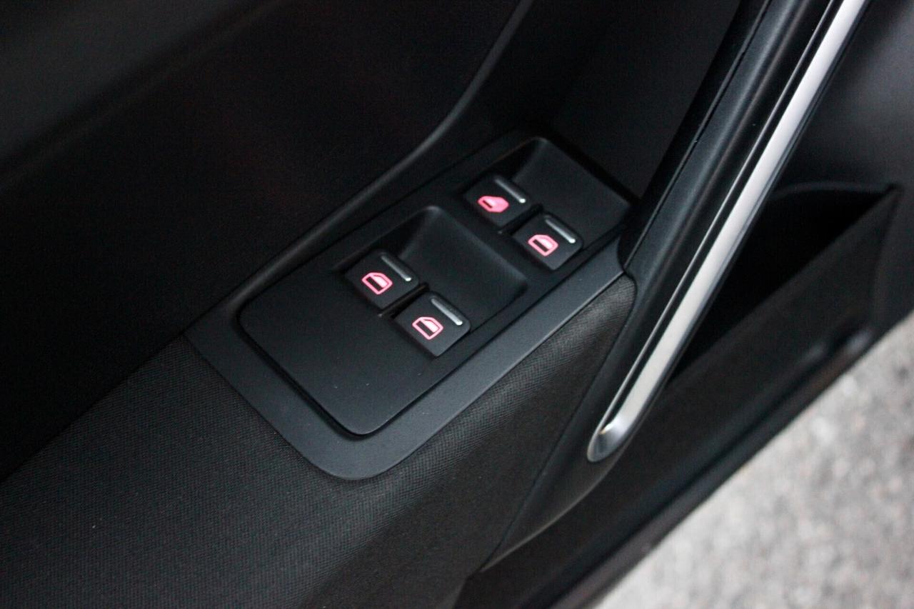 Volkswagen Maggiolino Cabrio 2.0 TDI DSG SENSORI SEDILI RISCALDATI