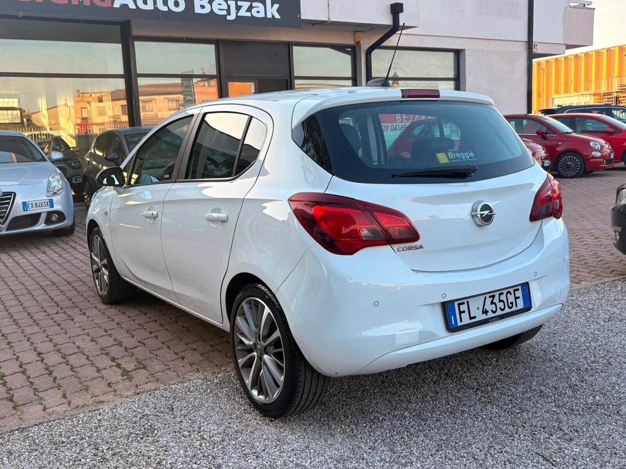 Opel Corsa 1.4 90CV GPL Tech 5 porte Innovation