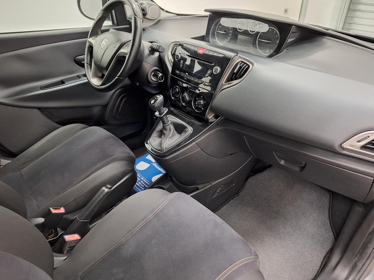 Lancia Ypsilon 1.2 69cv Platinum