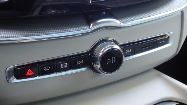 VOLVO XC60 B4 (d) AWD automatico Plus Bright