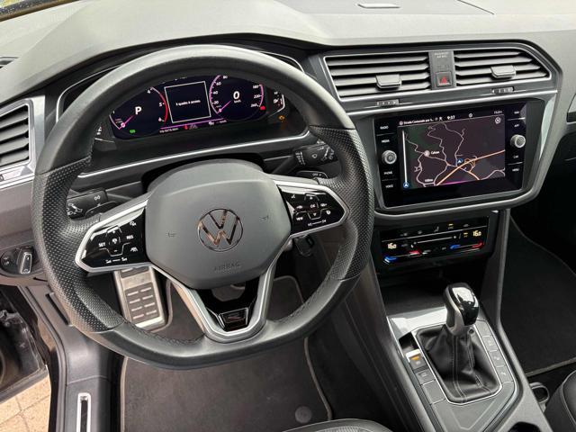 VOLKSWAGEN Tiguan 2.0 TDI 150 CV DSG R-Line TOTAL BLACK