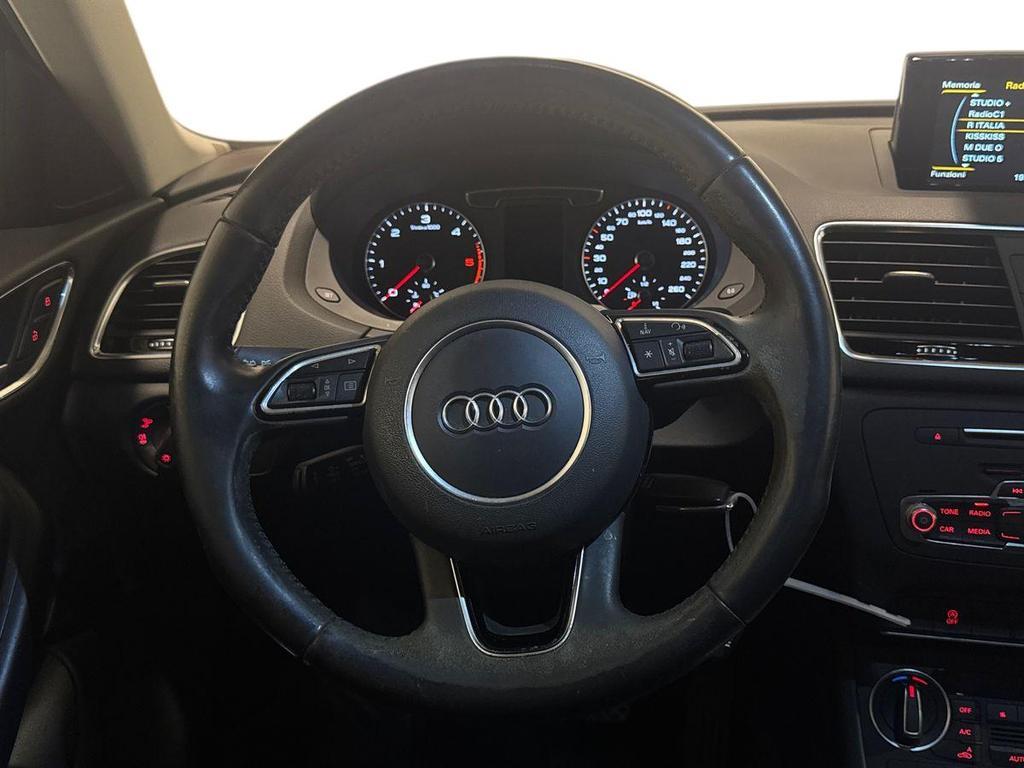Audi Q3 2.0 TDI Business S tronic